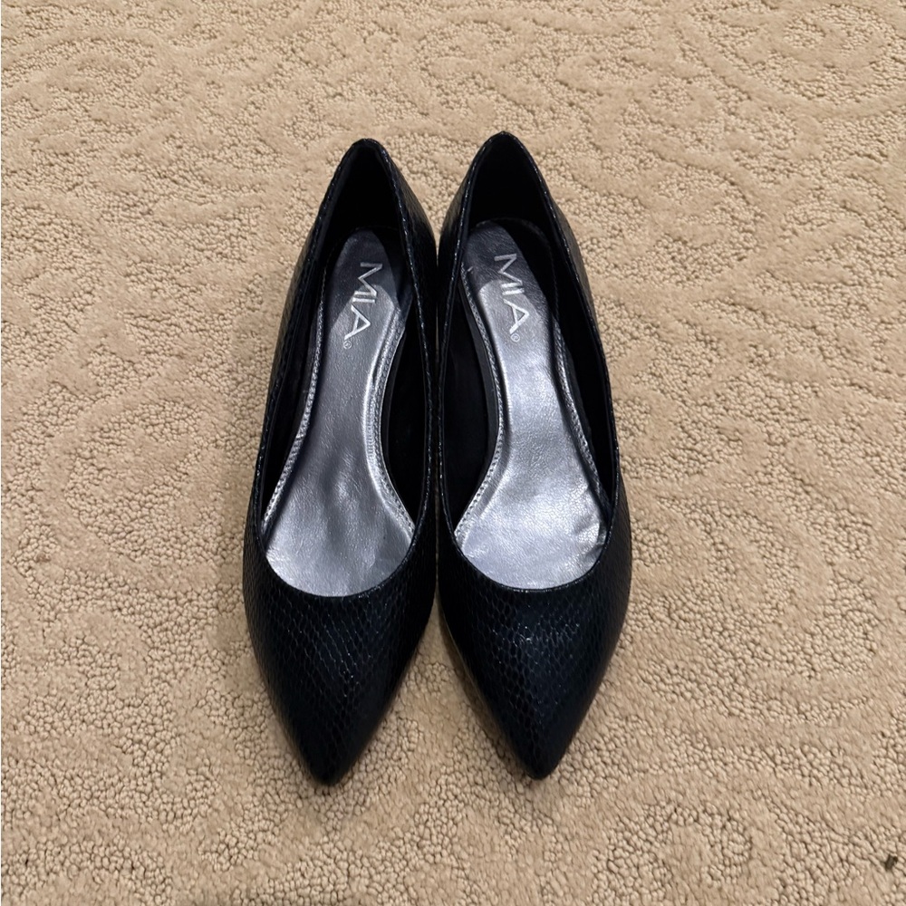 MIA Black Textured Flats